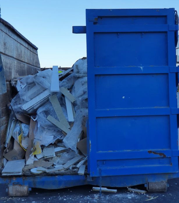 ALMADA e SEIXAL contentores p/transporte de todos resíduos de obras