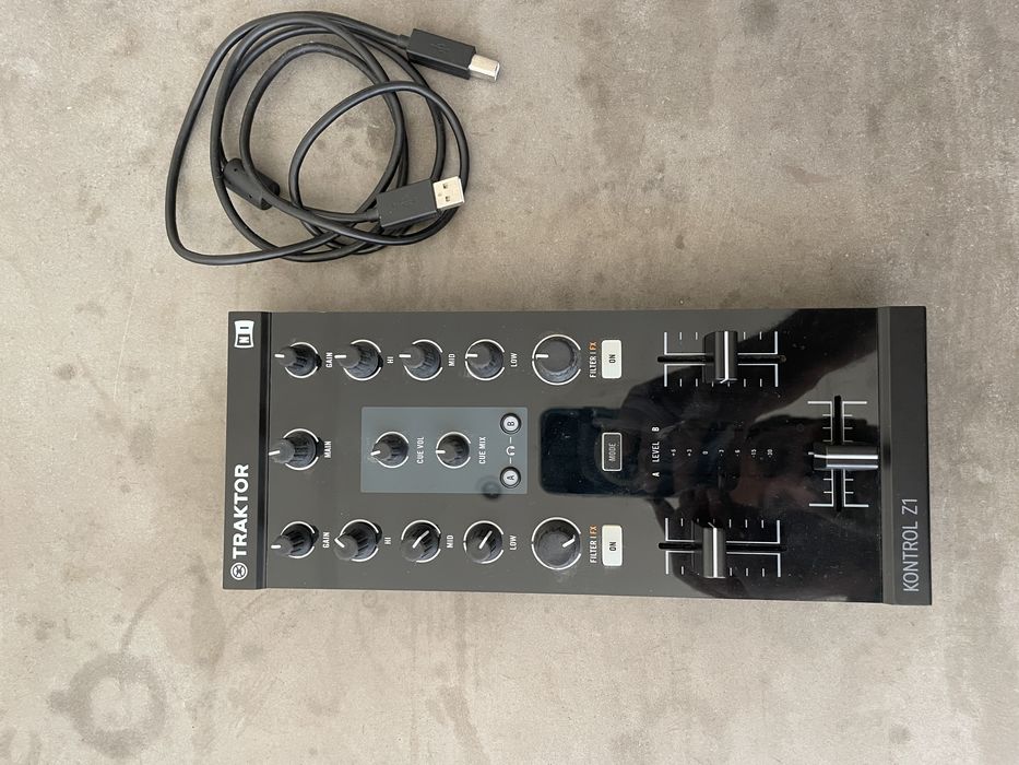 Native Instruments Traktor Kontrol Z1