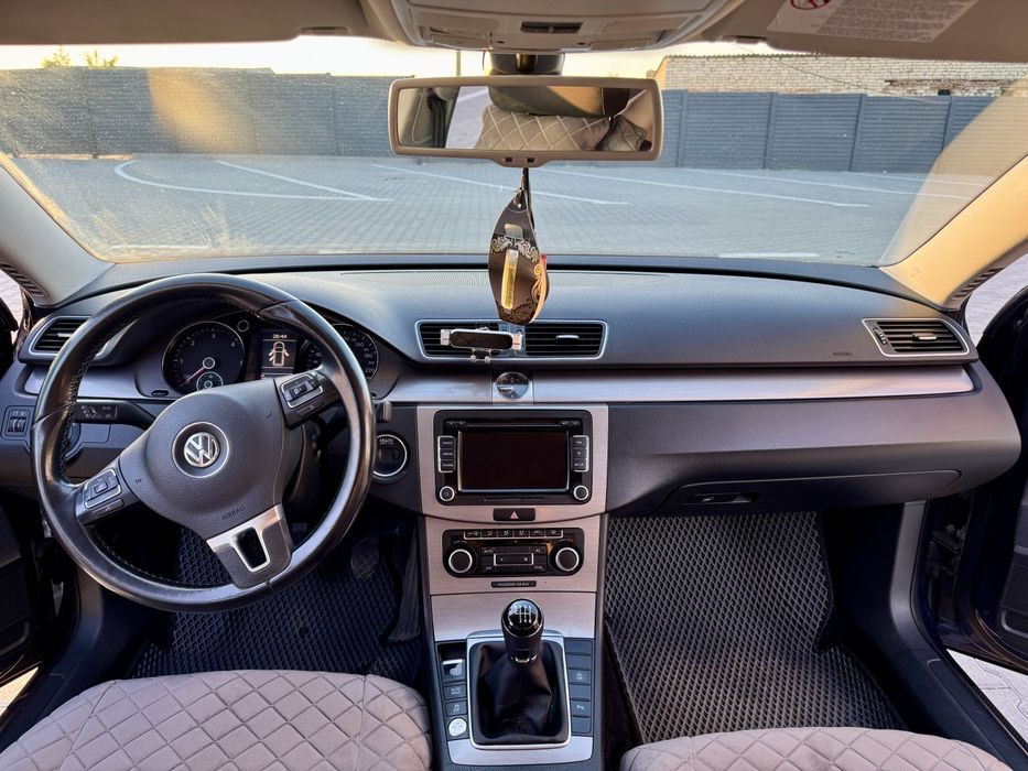 Volkswagen Passat 2011 VIN WVWZZZ3CZCE058303 фото оголошення 8 з 16