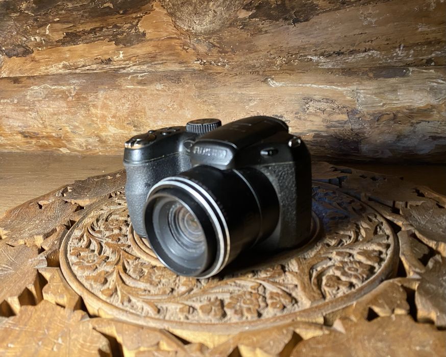 Aparat fotograficzny Fujifilm cyfrowy FinePix S1800 digital camera