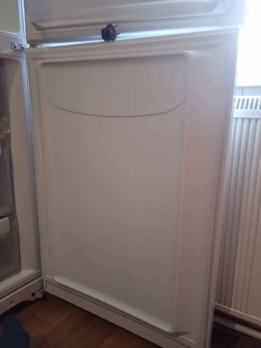 Холодильник Indesit