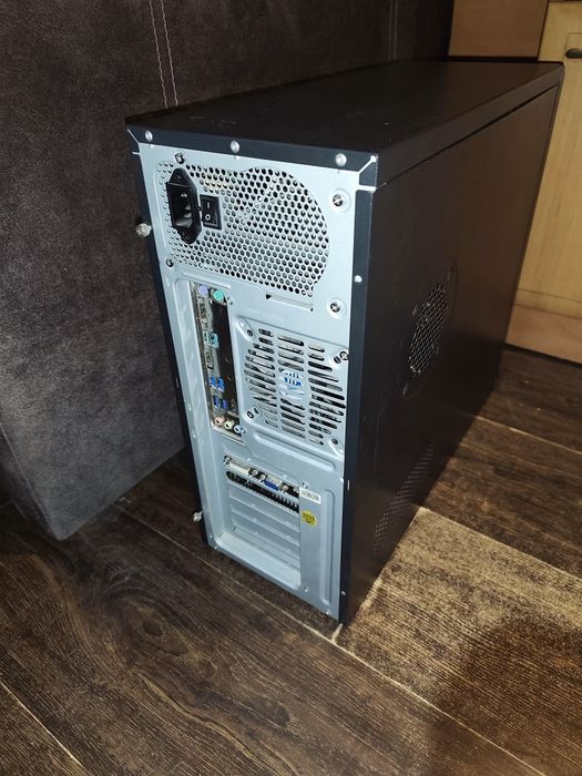 Системний блок i5-9600k/16Gb geforce 440/quadro2000