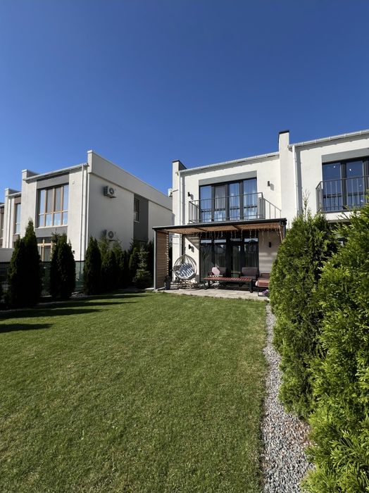 Продам таунхаус с ремонтом Золотые Ключи