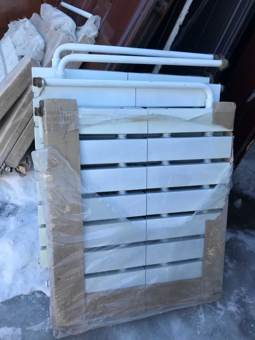 Новые Батареи радиаторы отопления с новостроя разные размеры