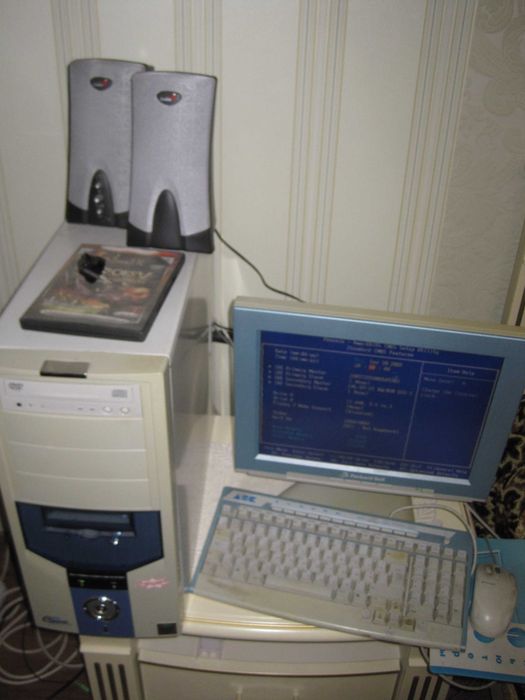 Компьютер системный блок монитор колонки