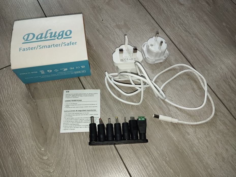 Ładowarka uniwersalna