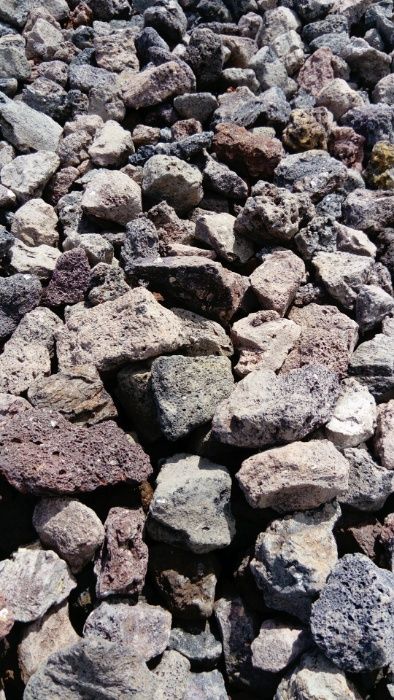 Pedra Vulcânica/Lava de vulcão; 150€/Big Bag de 800Kg