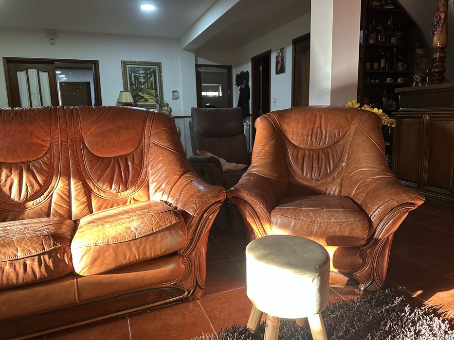 Sofás em pele em ótimo estado!