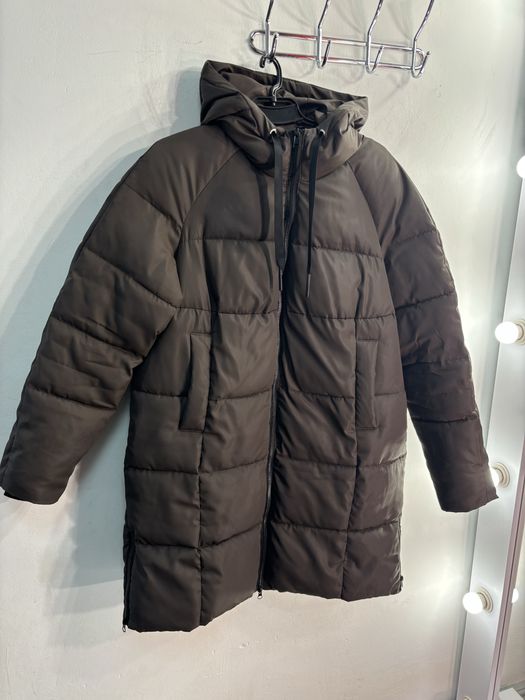 Довга куртка в кольорі гіркий шоколад