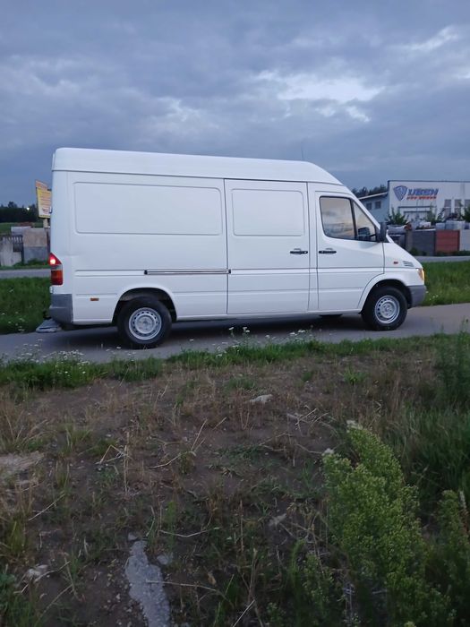 samochód dostawczy 796321412