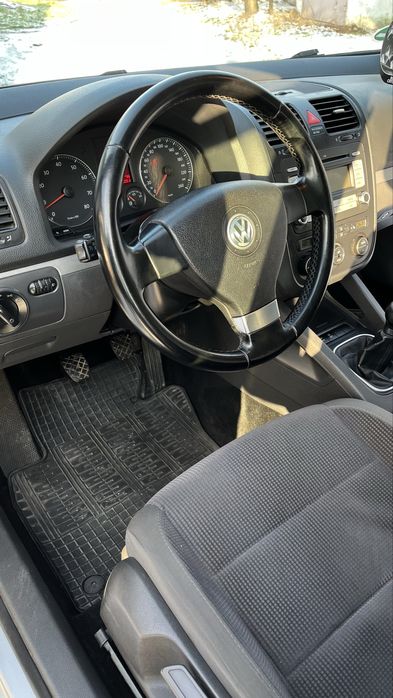 Продам Golf V (1.6 MPI)