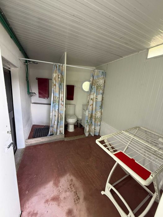 Quarto mobilado em Carvalhas Barcelos com parque privado