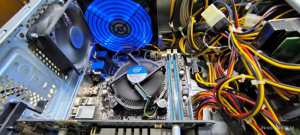 PC Desktop I3 ACER com Monitor LG de 22"