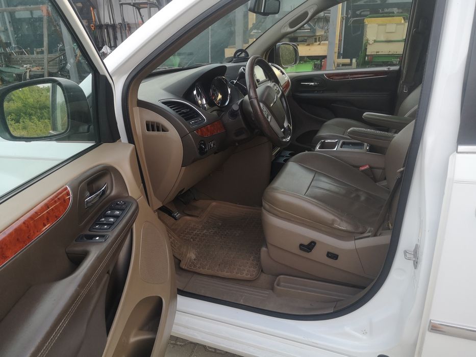 Chrysler Town & Country 2014r przebieg 212 tyś. Gaz-Stag