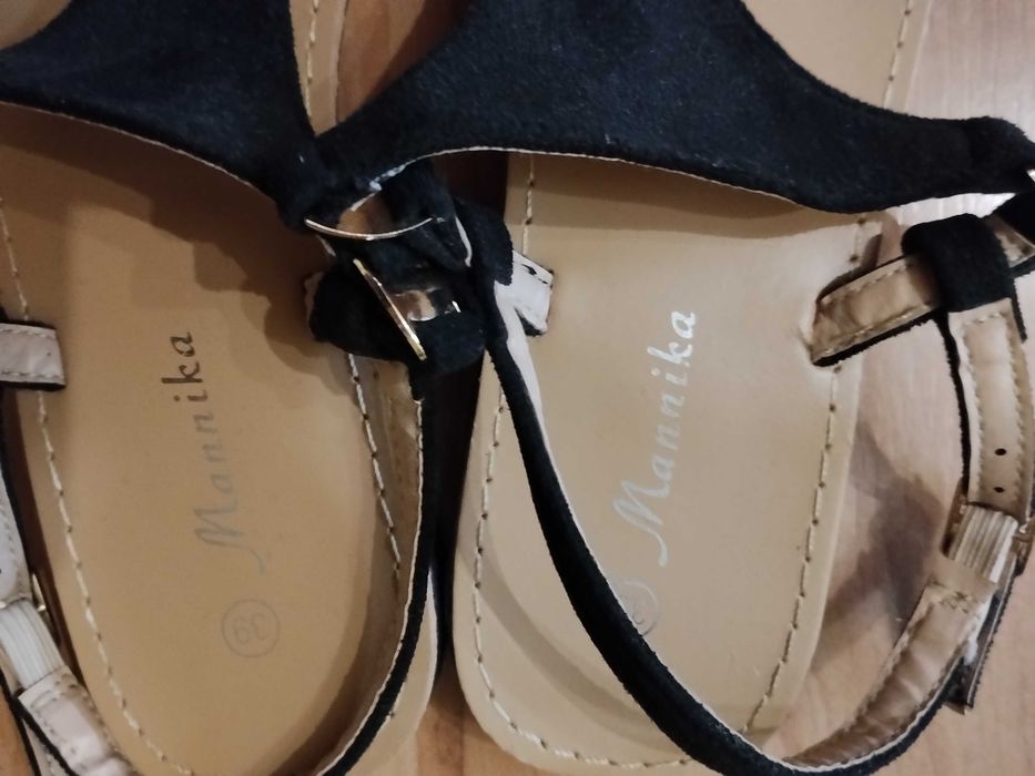 Sprzedam buty damskie sandalki