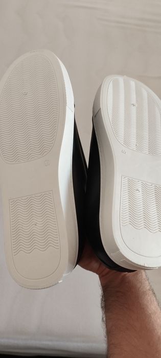 Sapatos de homem (novos)