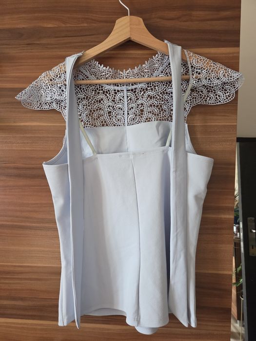 Elegancka bluzka damska z koronką Mohito M