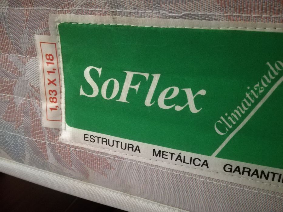 Vendo cama em ferro antiga o colchão nunca foi usado