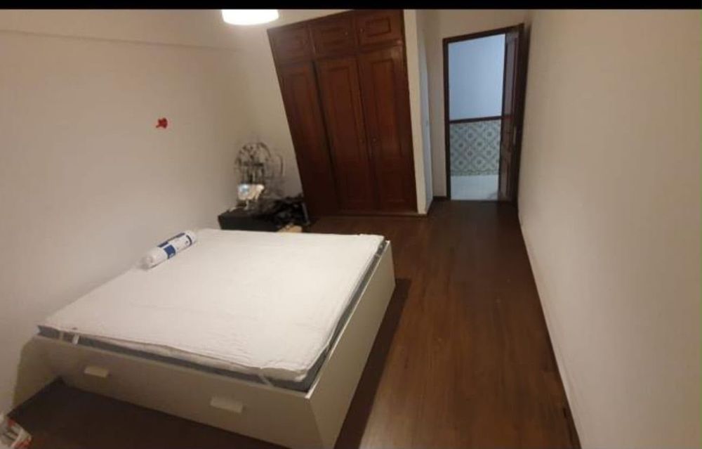 Quarto casal para alugar em Queluz