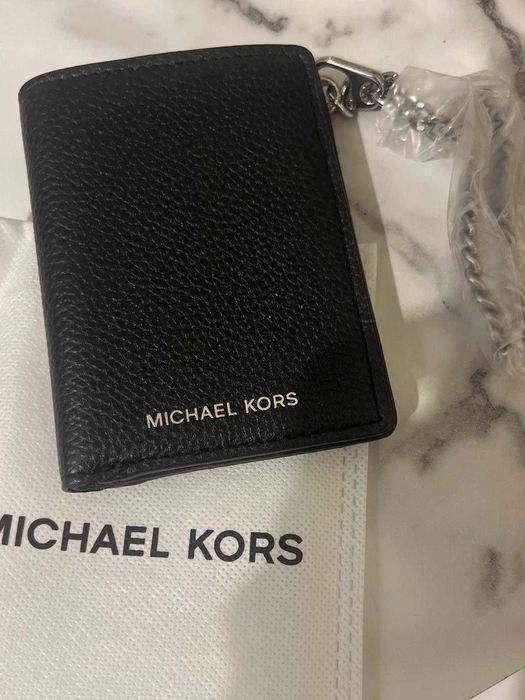 Michael Kors czarny portfel etui na karty card holder z łańcuszkiem