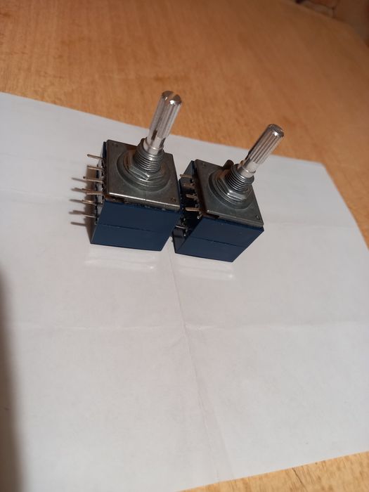 Потенциометр ALPS RH2702 100KA X2, тонкомпенсация