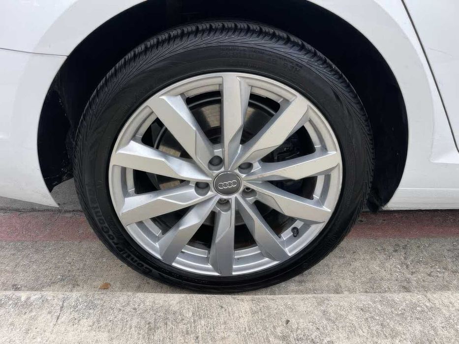 Audi A4 Premium      2017