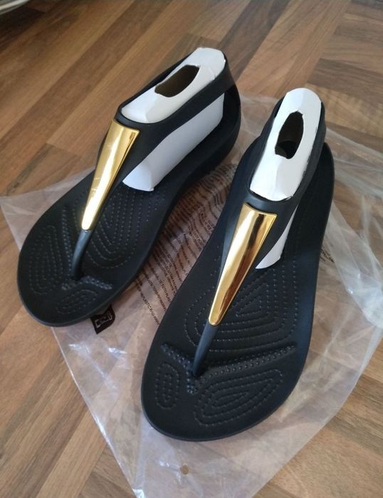 Crocs Serena Flip W7  37-38