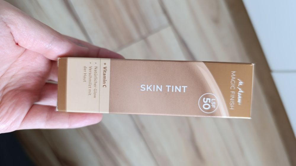 NOWY M. Asam magic finish skin tint LSF 50 lekki podkład spf 50