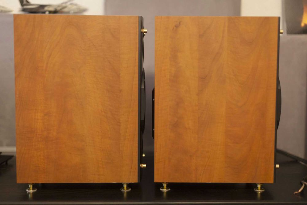 Kolumny Triangle Comete ES