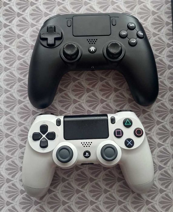 PS4 FAT przerobiona Jailbreak Hen 10.01 + 2 pady + SPA wyczyszczona