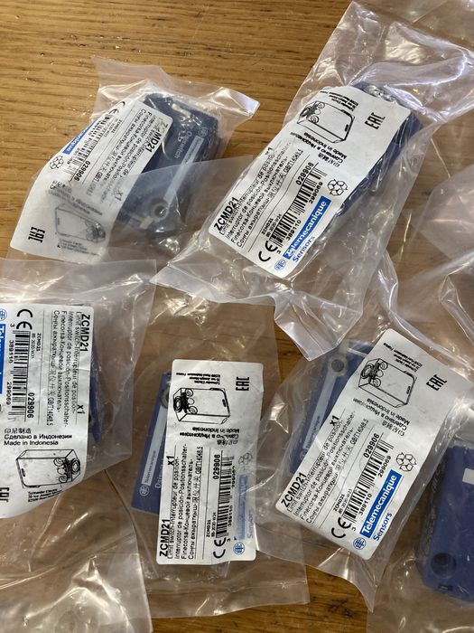 10 x Interruptor de limite Limit Switch 240VAC 5A ZCMD21 Telemecanique64564387757185124