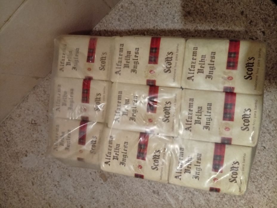 Lote perfumaria - Desodorizante e sabonetes