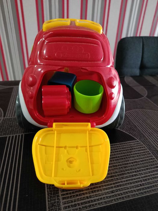 Vários brinquedos para bebés