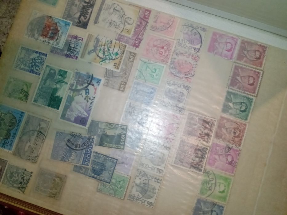 Álbum com selos antigos