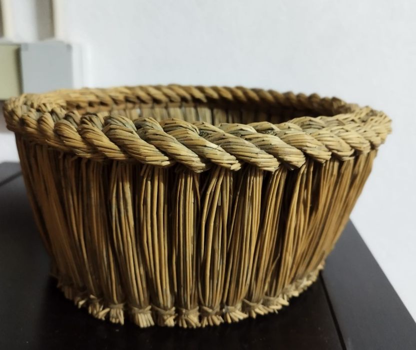 Cesto em palhinhas