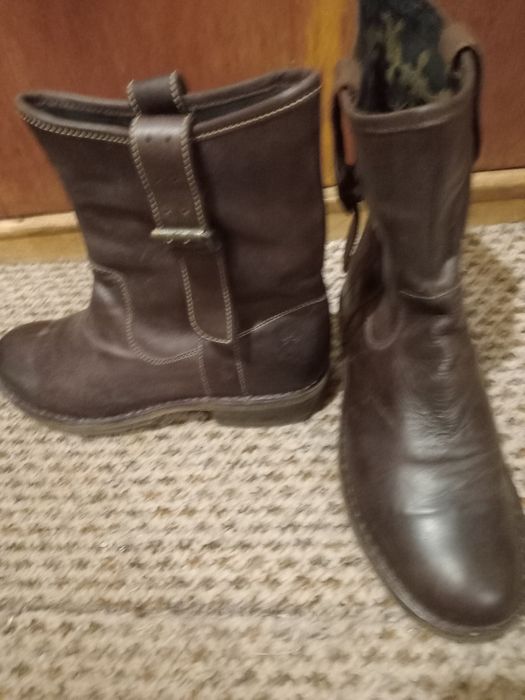 Чоботи FLY London.