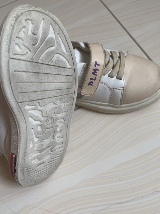 Детские кроссовки, макассины