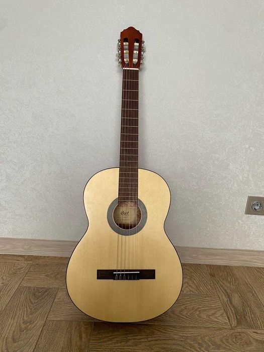 Гітара класична б/у в гарному стані