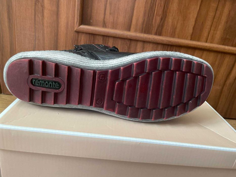 Buty męskie REMONTE - rozmiar 42 , nowe