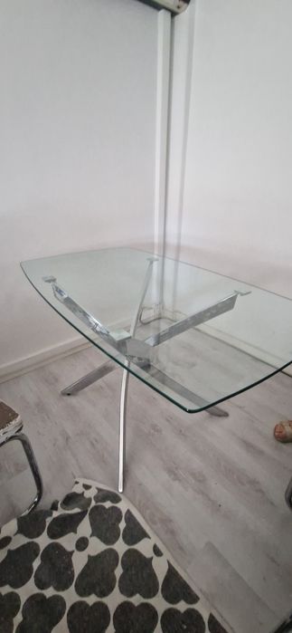 Mesa de jantar em vidro
