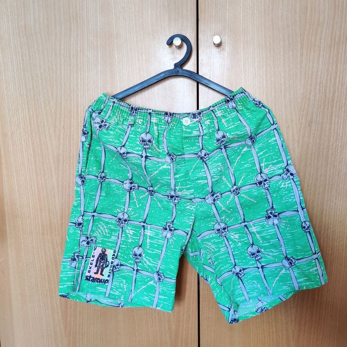 Calções praia banho com caveiras (como novos)