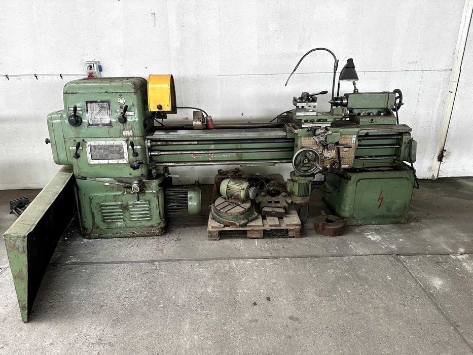 Tokarka Uniwersalna Szybkobieżna  TUC 40/50