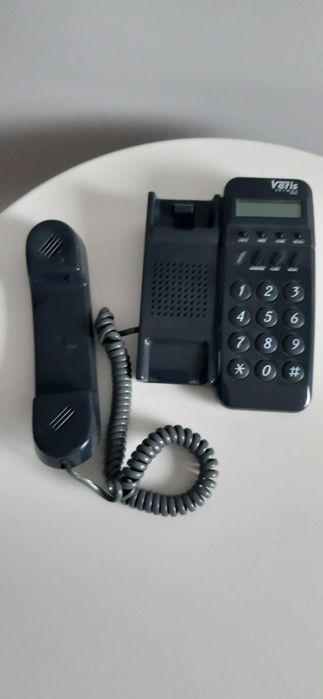 Aparat telefoniczny stacjonarny.