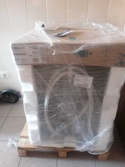 Máquina lavar loiça Bosch nova