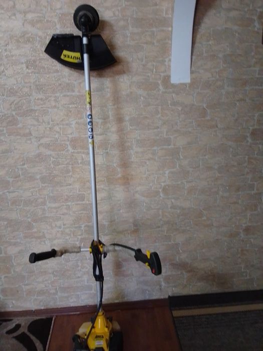 Продам мотокосу HUNTER