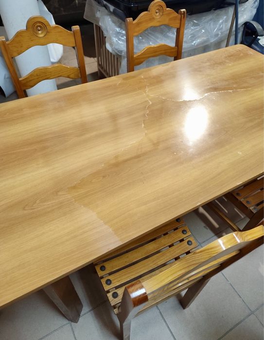 Conjunto mesa em Pinho com seis cadeiras