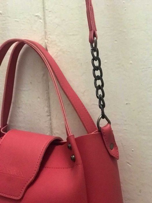 Жіноча акцентна сумка рожева