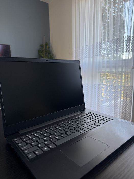 Laptop Lenovo IdeaPad S145-15IIL / i5 / 8GB RAM / Windows 11