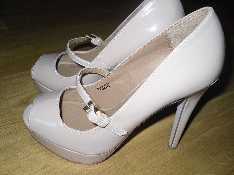 Sprzedam stylowe buty szpilki nude na obcasie roz 37 Atmosphere nowe