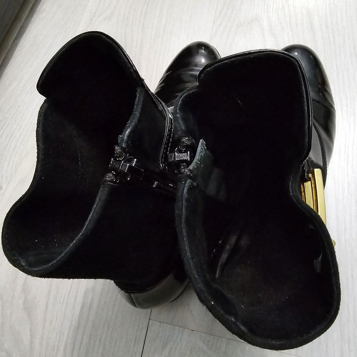 Czarne skórzane botki lakierowane z zamszem Conhpol Bis rozm.40